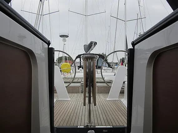 Hanse 418 in Stockholm - Saltsjöbaden / Saltsjö Pir Marina - image 1
