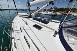 Bavaria Cruiser 45 in Sukošan / D-Marin Dalmacija Marina thumbnail 14