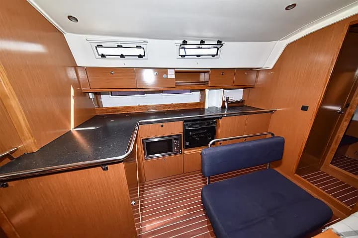 Bavaria Cruiser 45 in Sukošan / D-Marin Dalmacija Marina - Photo 4