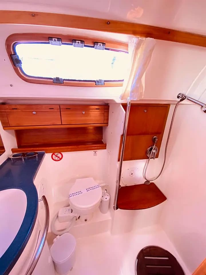 Bavaria 46 Cruiser in Kanistro - Chalkidiki / Marina Miraggio - Photo 2