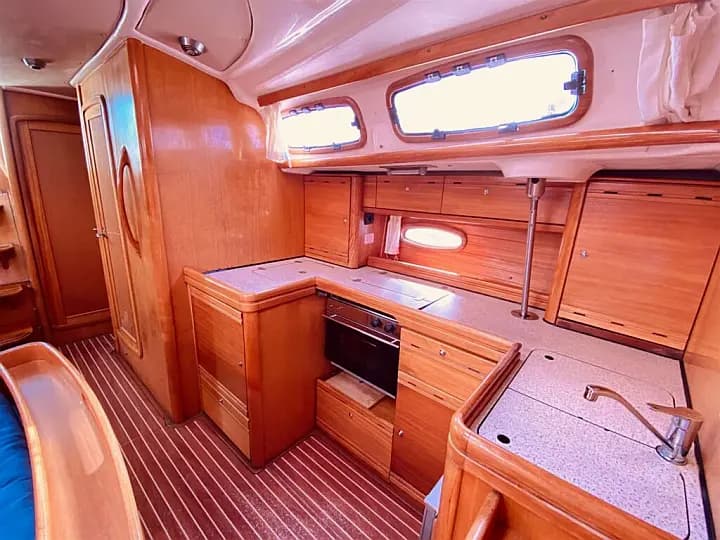 Bavaria 46 Cruiser in Kanistro - Chalkidiki / Marina Miraggio - Photo 3