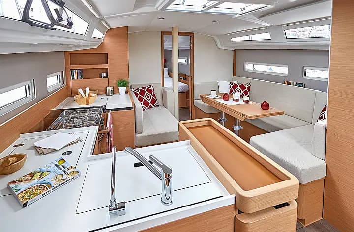 Sun Odyssey 410 in Marmaris / Netsel Marmaris Marina - Photo 4