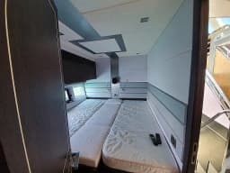 Galeon 700 in Novi Vinodolski / Mitan Marina thumbnail 13