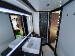 Galeon 700 in Novi Vinodolski / Mitan Marina thumbnail 17