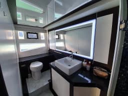 Galeon 700 in Novi Vinodolski / Mitan Marina thumbnail 4