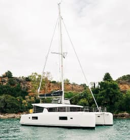 Lagoon 42 in Kalamata Marina thumbnail 6
