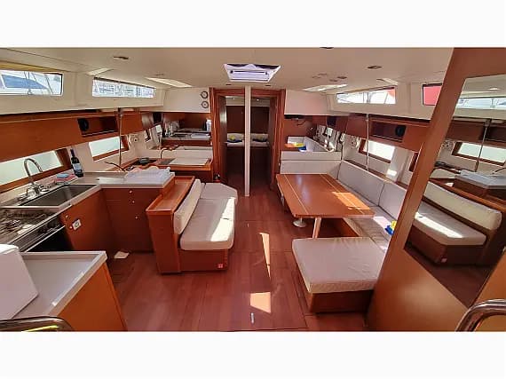 Oceanis 51.1 in Trogir / ACI Marina Trogir - Photo 3