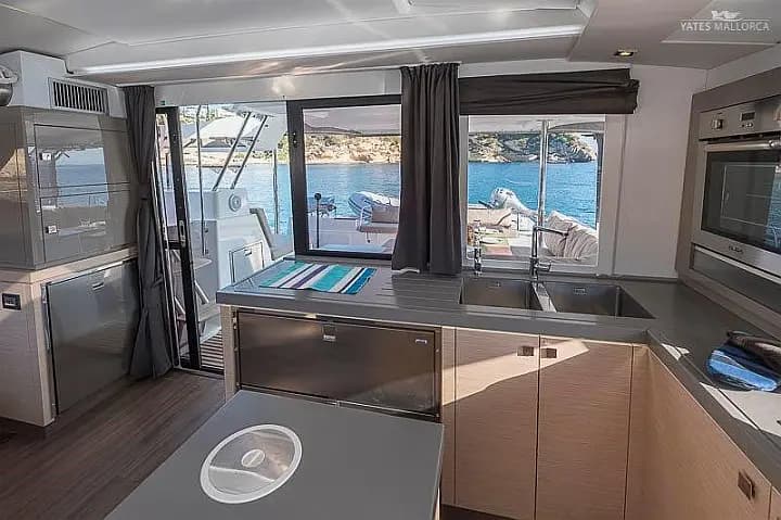Saona 47 in Mallorca / Palma de Mallorca / La Lonja Marina Charter - Photo 5