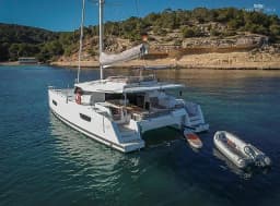 Saona 47 in Mallorca / Palma de Mallorca / La Lonja Marina Charter thumbnail 6