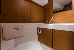 Sun Odyssey 479 in Mykonos / Tourlos Marina thumbnail 23