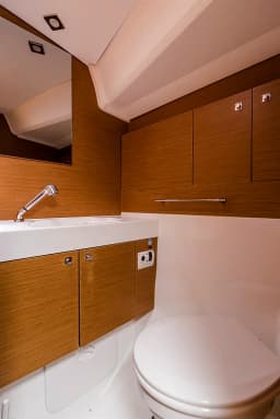 Sun Odyssey 479 in Mykonos / Tourlos Marina thumbnail 27