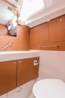 Sun Odyssey 479 in Mykonos / Tourlos Marina thumbnail 33