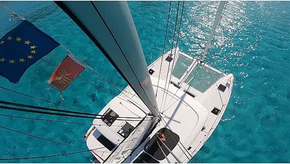 Lagoon 42 in Hyeres - Photo 1