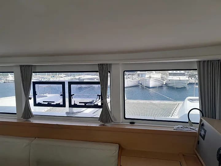 Lagoon 42 in Hyeres - Photo 4