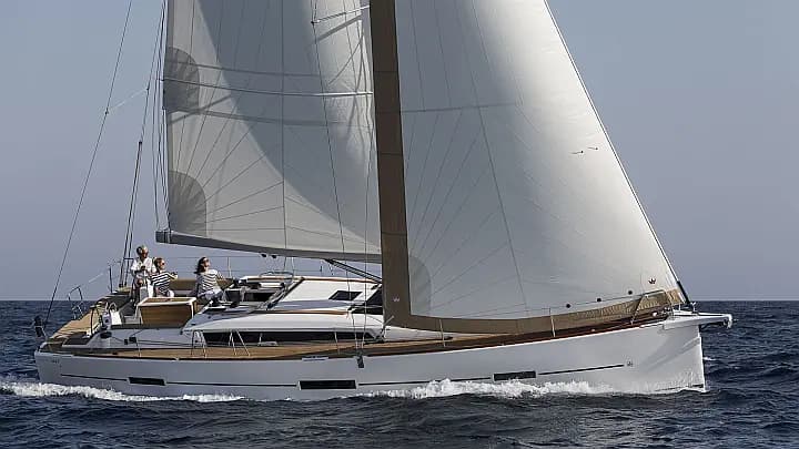Dufour 460 Grand Large in Lefkada / Port of Lefkas - Photo 4