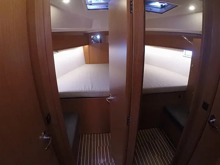 Bavaria 46 Cruiser in Lefkada / Nikiana Marina - Photo 5