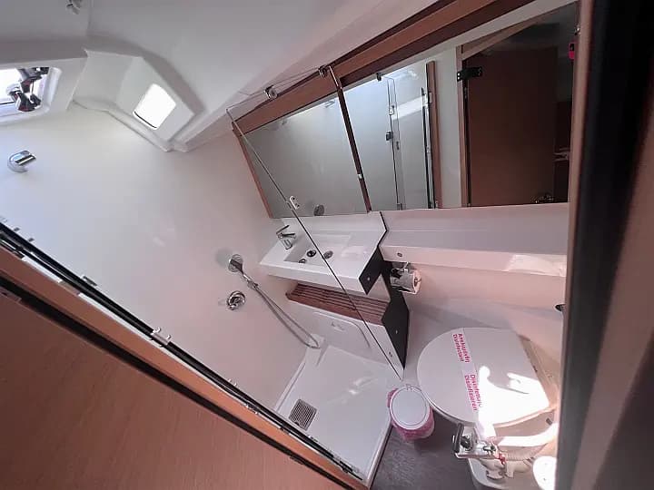 Sun Odyssey 440 in Volos / Port of Volos - Photo 4
