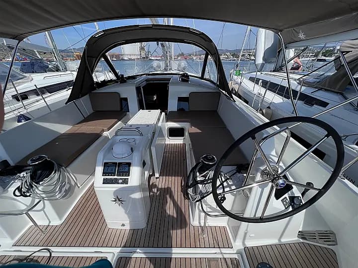 Sun Odyssey 440 in Volos / Port of Volos - Photo 5