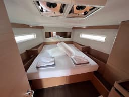 Sun Odyssey 440 in Volos / Port of Volos thumbnail 9