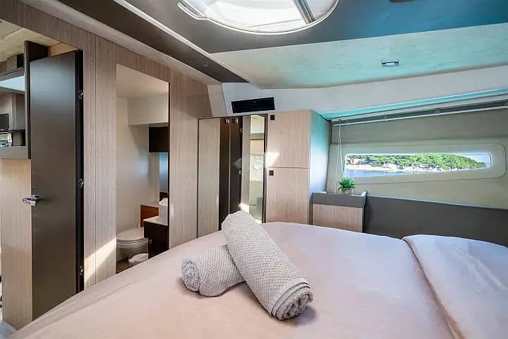 Cranchi M44 HT in Split / ACI Marina Split - Photo 4