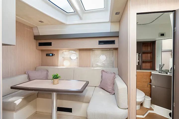 Cranchi M44 HT in Split / ACI Marina Split - Photo 5