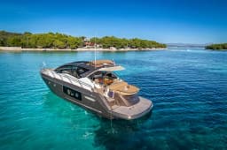Cranchi M44 HT in Split / ACI Marina Split thumbnail 6