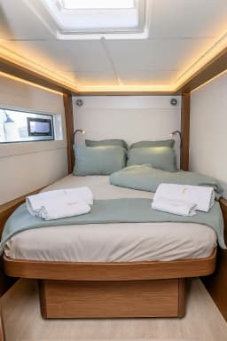 Lagoon 46 in Paros port thumbnail 15