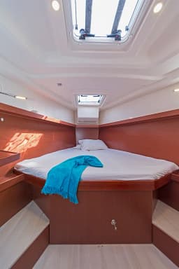 Hanse 415 in Rhodes New Marina thumbnail 10