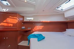 Hanse 415 in Rhodes New Marina thumbnail 11
