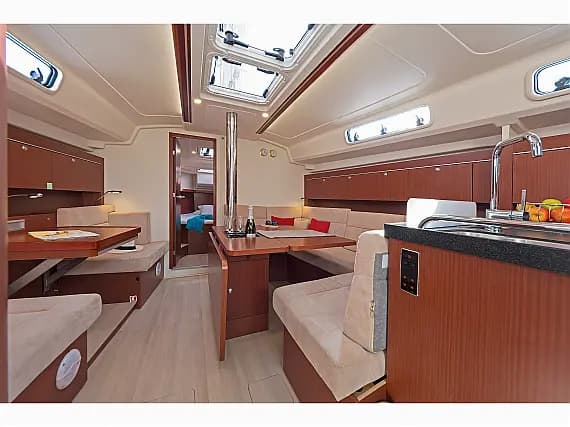 Hanse 415 in Rhodes New Marina - Photo 3