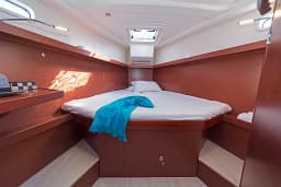 Hanse 415 in Rhodes New Marina thumbnail 9