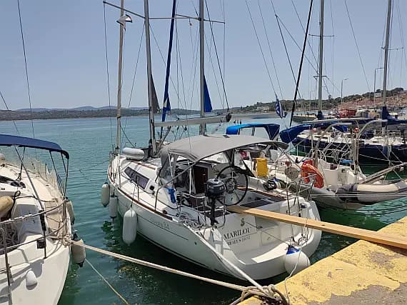Oceanis 34 in Nea Peramos - Attica / Nea Peramos - image 1