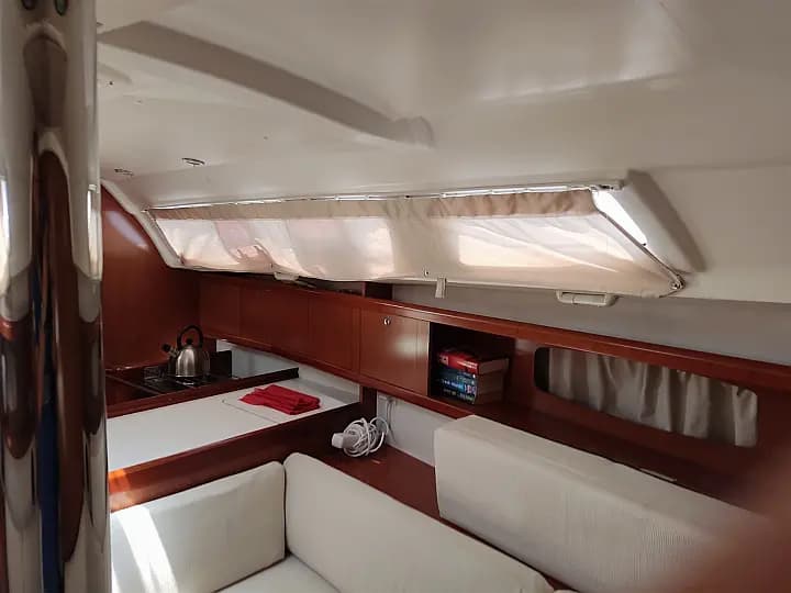 Oceanis 34 in Nea Peramos - Attica / Nea Peramos - Photo 4