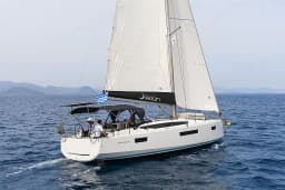 Sun Odyssey 410 in Skiathos thumbnail 10