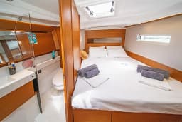 Sun Odyssey 410 in Skiathos thumbnail 4