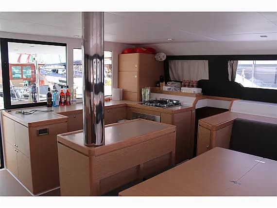 Dufour Catamaran 48 in Sicily / Marsala Marina - Photo 3