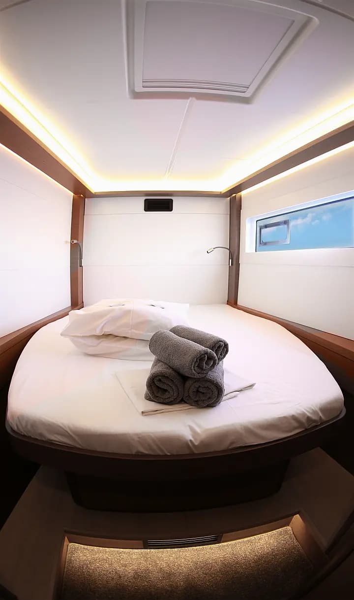 Lagoon 46 in Piraeus / Marina Zeas - Photo 5