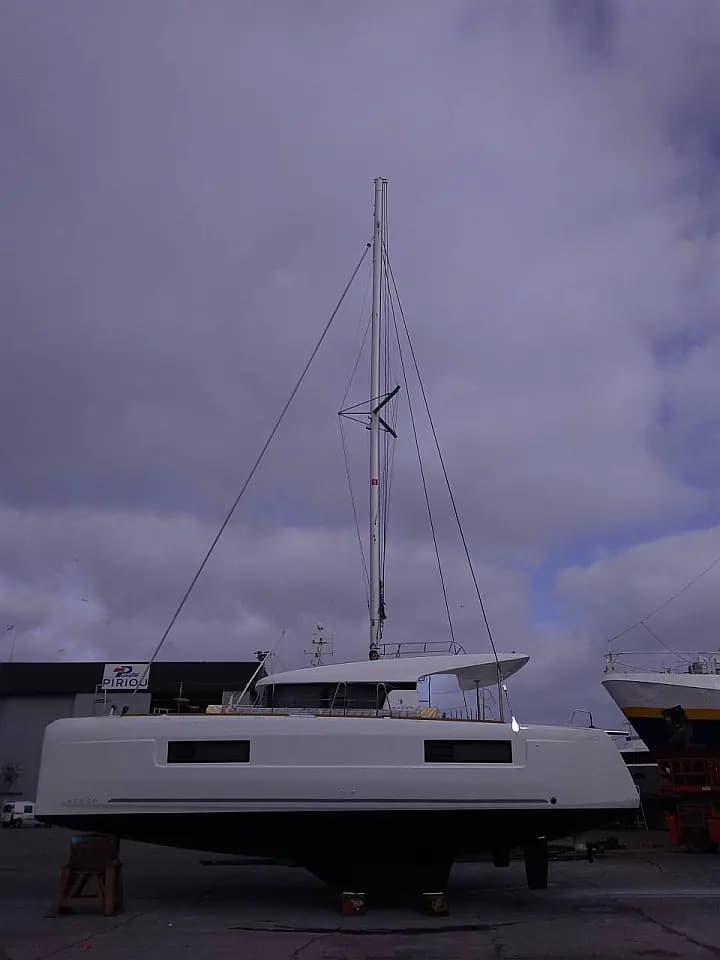 Lagoon 40 in Eden Island / Mahe, Victoria / Eden Island Marina - Photo 5