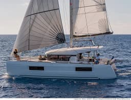 Lagoon 40 in Eden Island / Mahe, Victoria / Eden Island Marina thumbnail 8