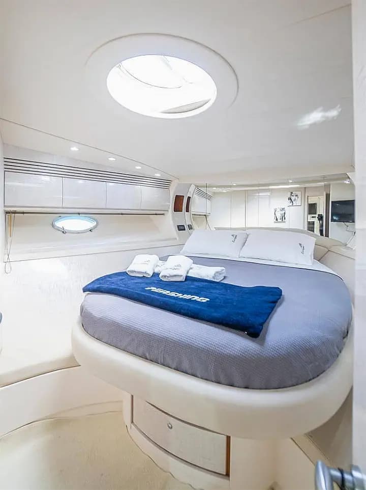 Pershing 54 in Athens / Alimos Marina - Photo 5