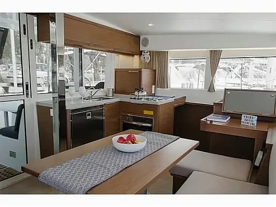 Lagoon 40 in Preveza Main Port - Photo 3