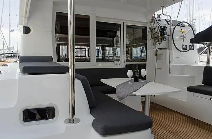Lagoon 40 in Preveza Main Port - Photo 5