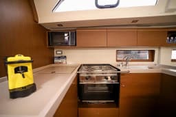 Oceanis 51.1 in Sardinia / Olbia / Marina di Olbia thumbnail 15