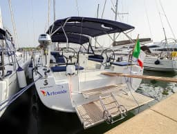 Oceanis 51.1 in Sardinia / Olbia / Marina di Olbia thumbnail 4