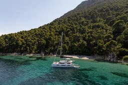 Lagoon 51 in Lefkada / D-Marin Marina Lefkas thumbnail 9