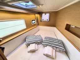 Lagoon 400 S2 in Lefkada / Nydri Port thumbnail 14