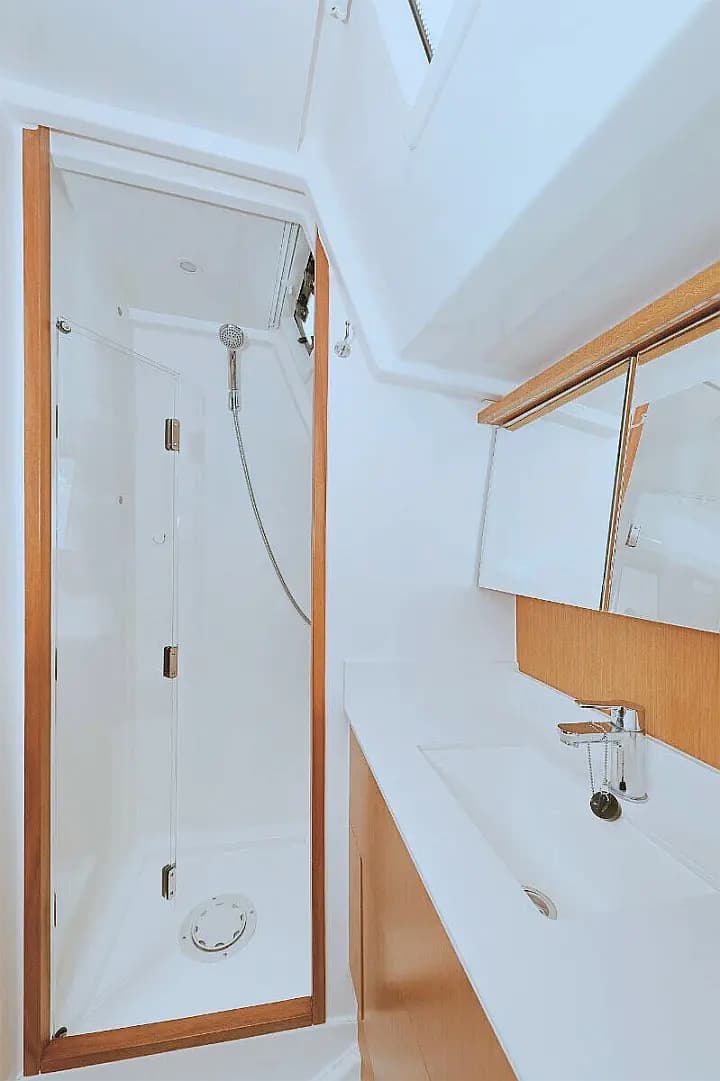 Bavaria C45 in Lefkada / Vliho Yacht Club - Photo 5