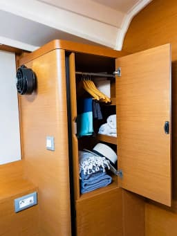 Sun Odyssey 410 in Athens / Alimos Marina thumbnail 12