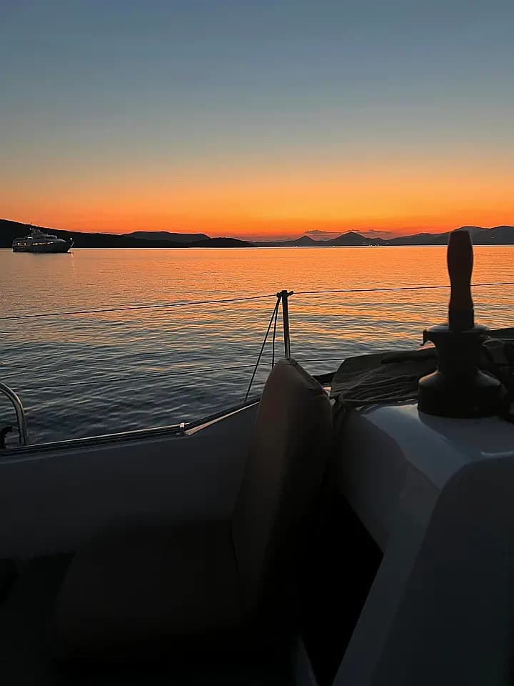 Sun Odyssey 410 in Athens / Alimos Marina - Photo 4