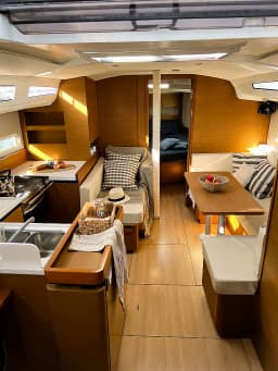Sun Odyssey 410 in Athens / Alimos Marina thumbnail 6